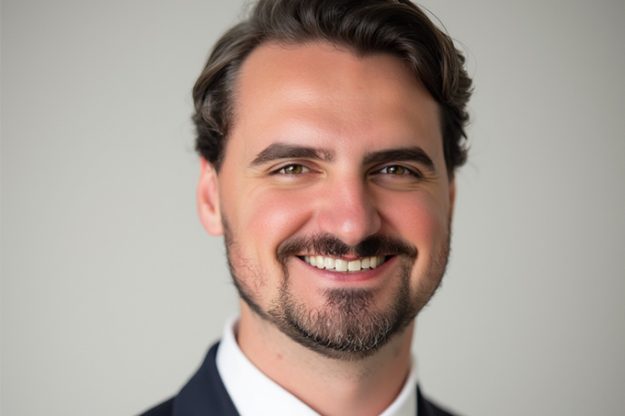 Headshot of Cesar Mapeli