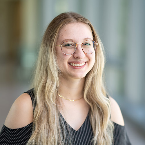 Headshot of Kelly Cody