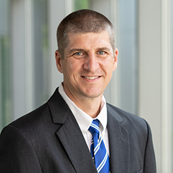 Headshot of Lee Bell