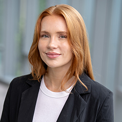 Headshot of Erin Tumulty